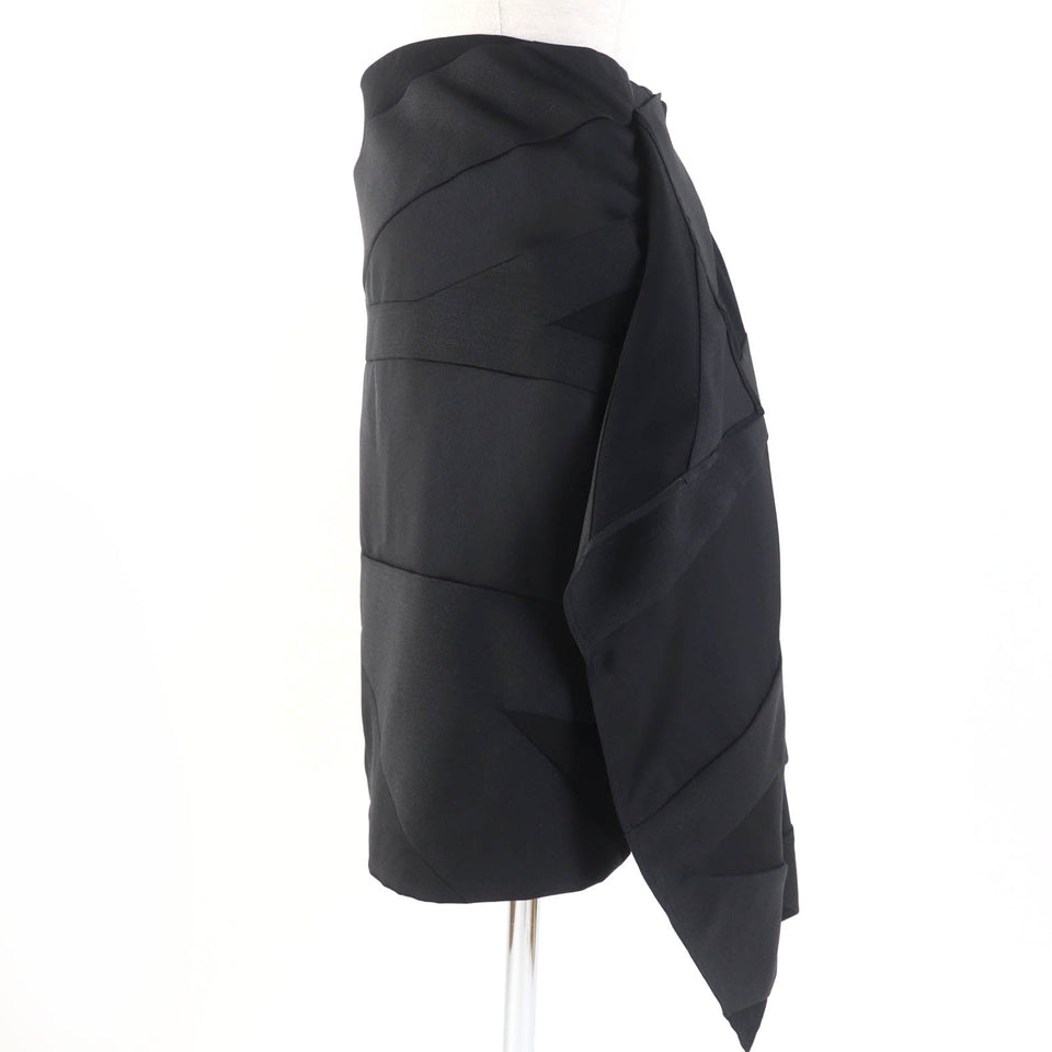 Burberry Tight Skirt 8046842 Main: 100% polyester, some parts: 60% mohair, some parts: 40% wool, lining: 100% silk black Women 36