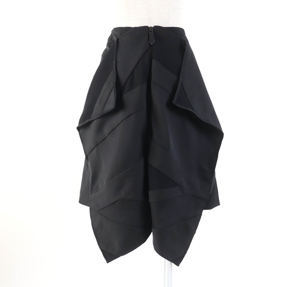 Burberry Tight Skirt 8046842 Main: 100% polyester, some parts: 60% mohair, some parts: 40% wool, lining: 100% silk black Women 36