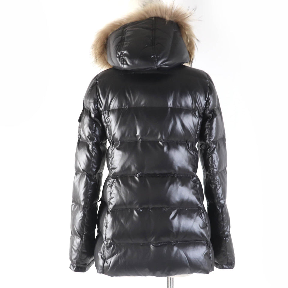 Burberry BLUE LABEL Down jacket FCF16-620-09 Main: 100% nylon, Part: 100% polyester, Fur: raccoon, Filling: 90% down, Filling: 10% feather Black type Women 38