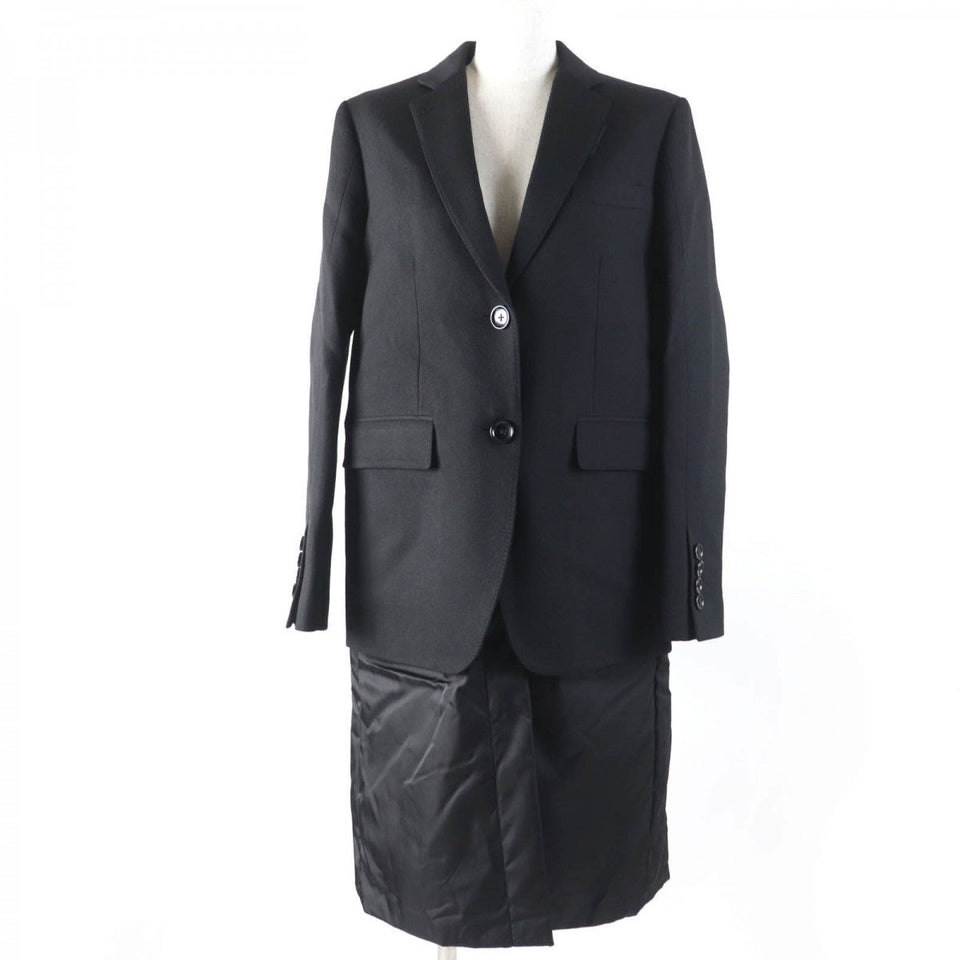 Burberry coat Main: 100% virgin wool, Lining: 100% silk, Part: 96% nylon, Part: 4% polyurethane, Filling: 100% polyester black Women 38