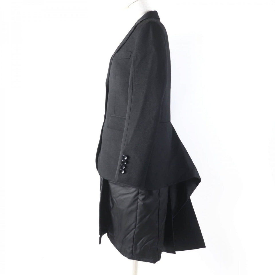 Burberry coat Main: 100% virgin wool, Lining: 100% silk, Part: 96% nylon, Part: 4% polyurethane, Filling: 100% polyester black Women 38