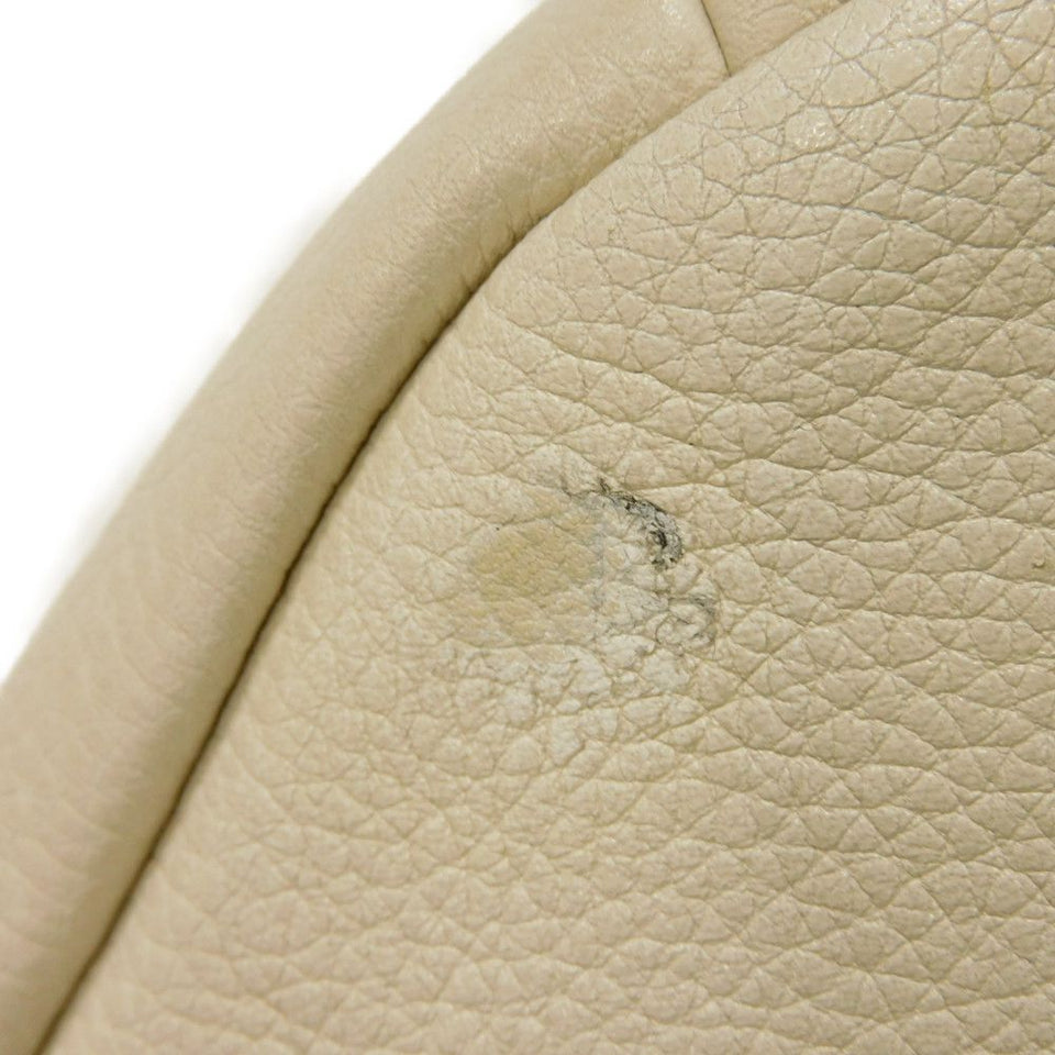 Gucci Sling bag 530412 0GCCT 8822 Textured leather Ivory Vintage logo print medium belt bag