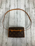 Handbag Luxury Designer By Louis Vuitton Size: Small