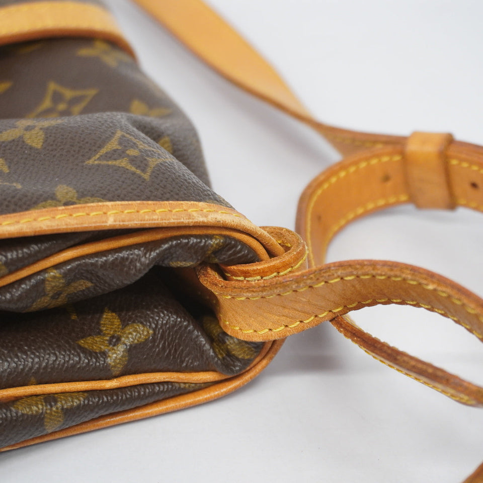 Louis Vuitton Shoulder Bag Monogram Saumur 30