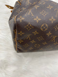 Handbag Luxury Designer By Louis Vuitton Size: Medium