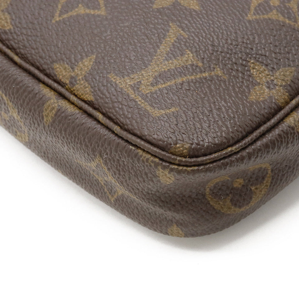 Louis Vuitton Pochette Accessoires Clutch