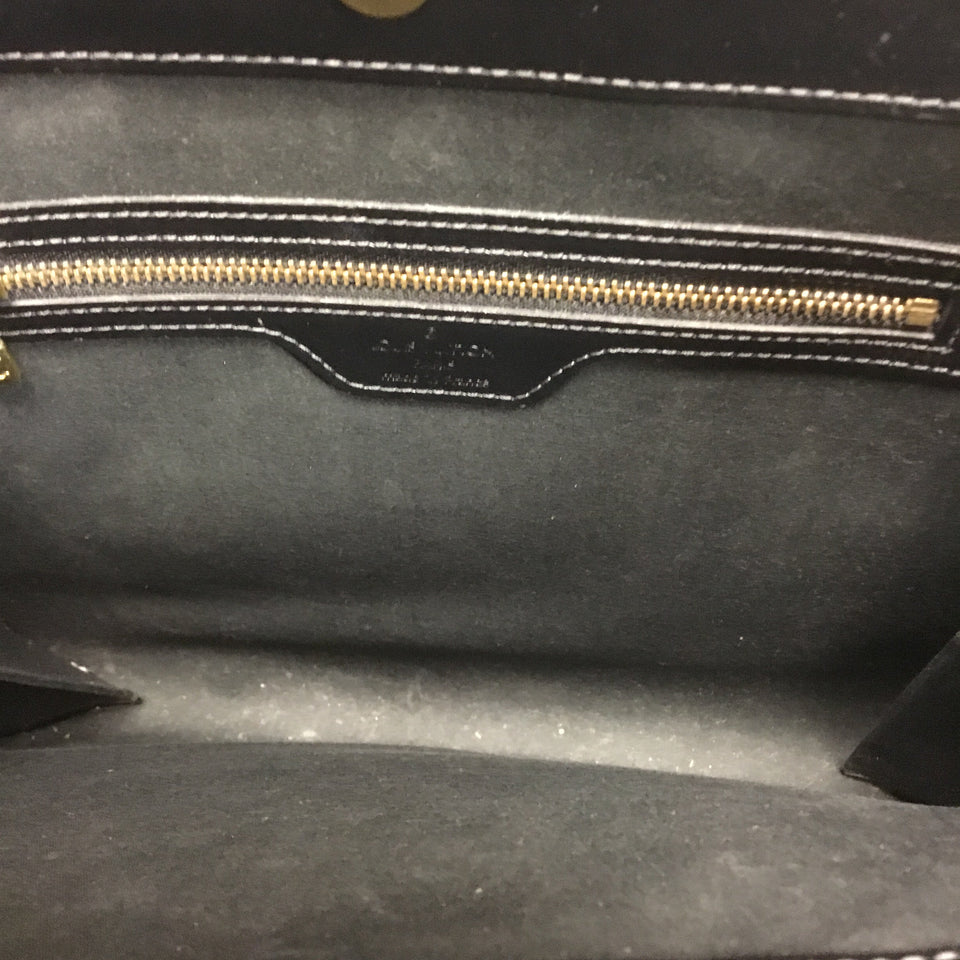Handbag Luxury Designer By Louis Vuitton Size: Medium