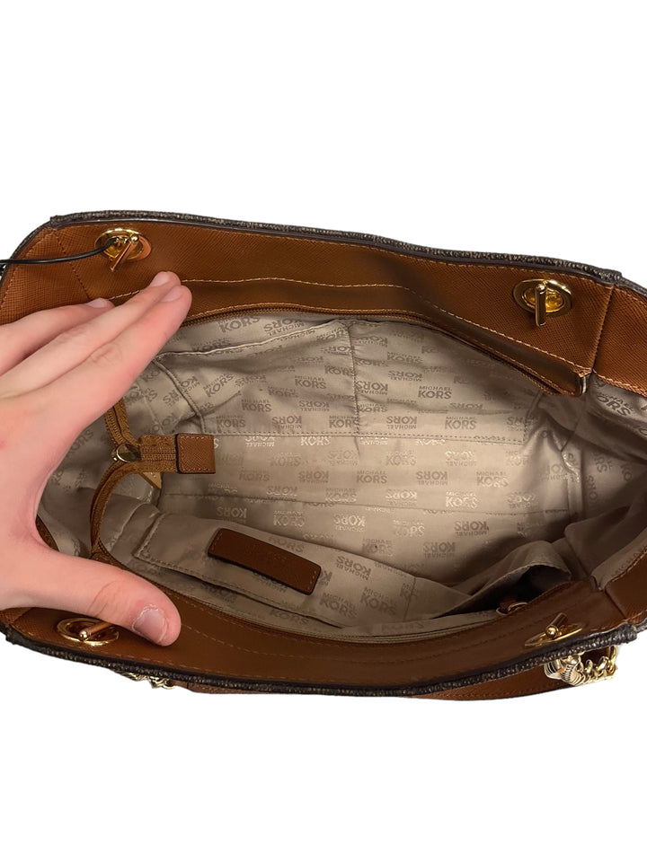 Handbag Designer By Louis Vuitton Size: Large