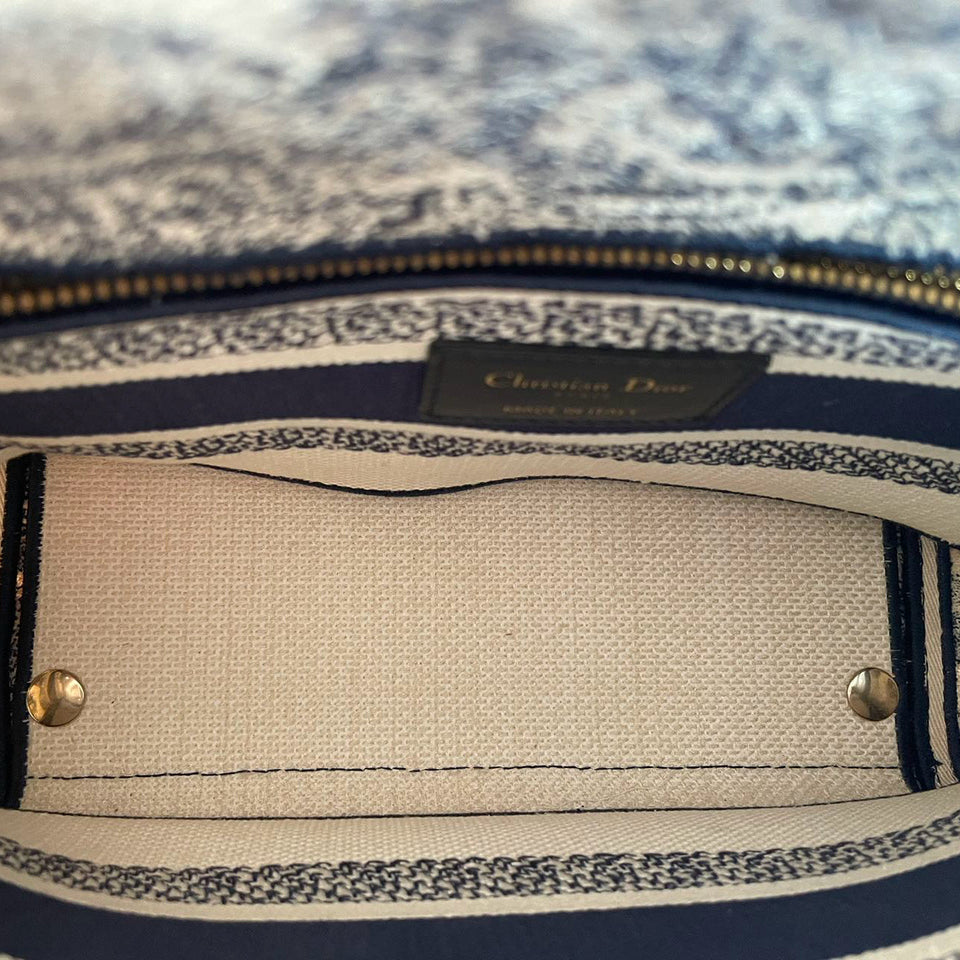 Christian Dior Lady Dior D-Lite Bag Medium in Canvas