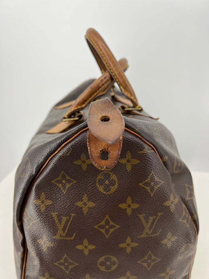 Handbag Luxury Designer By Louis Vuitton Size: Large