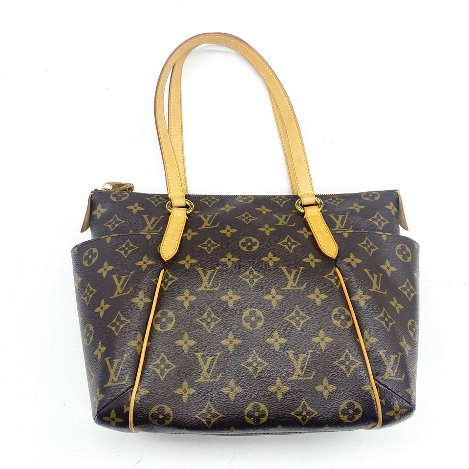 Handbag Luxury Designer By Louis Vuitton Size: Medium