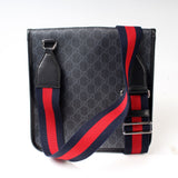 Gucci 599521 GG Supreme Messenger Bag