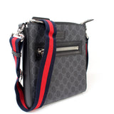 Gucci 523599 GG Supreme Messenger Bag