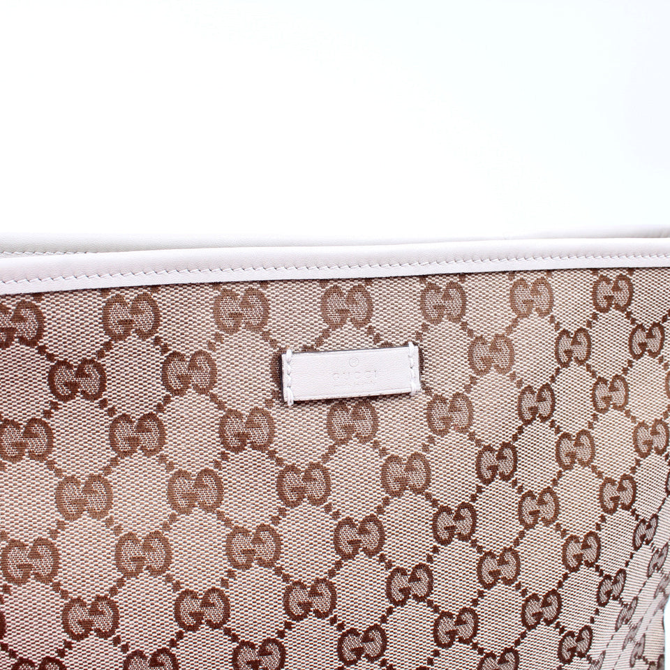 Gucci 388924 GG Canvas Crossbody Bag