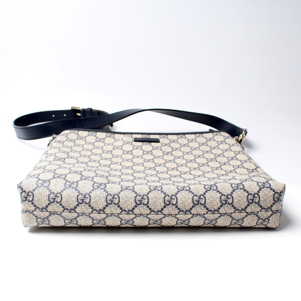 Gucci 388924 GG Supreme Crossbody Bag