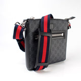 Gucci 523599 GG Supreme Messenger Bag