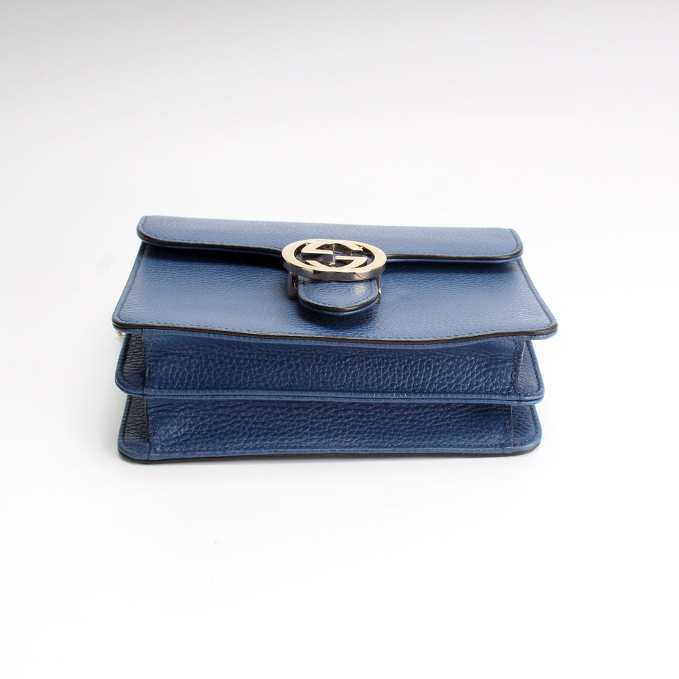 Gucci 510304 Interlocking GG Small Crossbody Bag