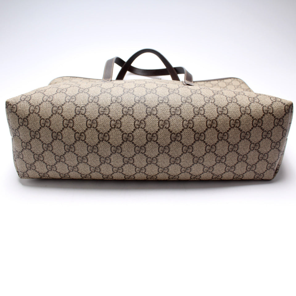 Gucci 211137 GG Supreme Medium Zip Tote Bag