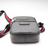 Gucci 598103 GG Supreme Messenger Bag
