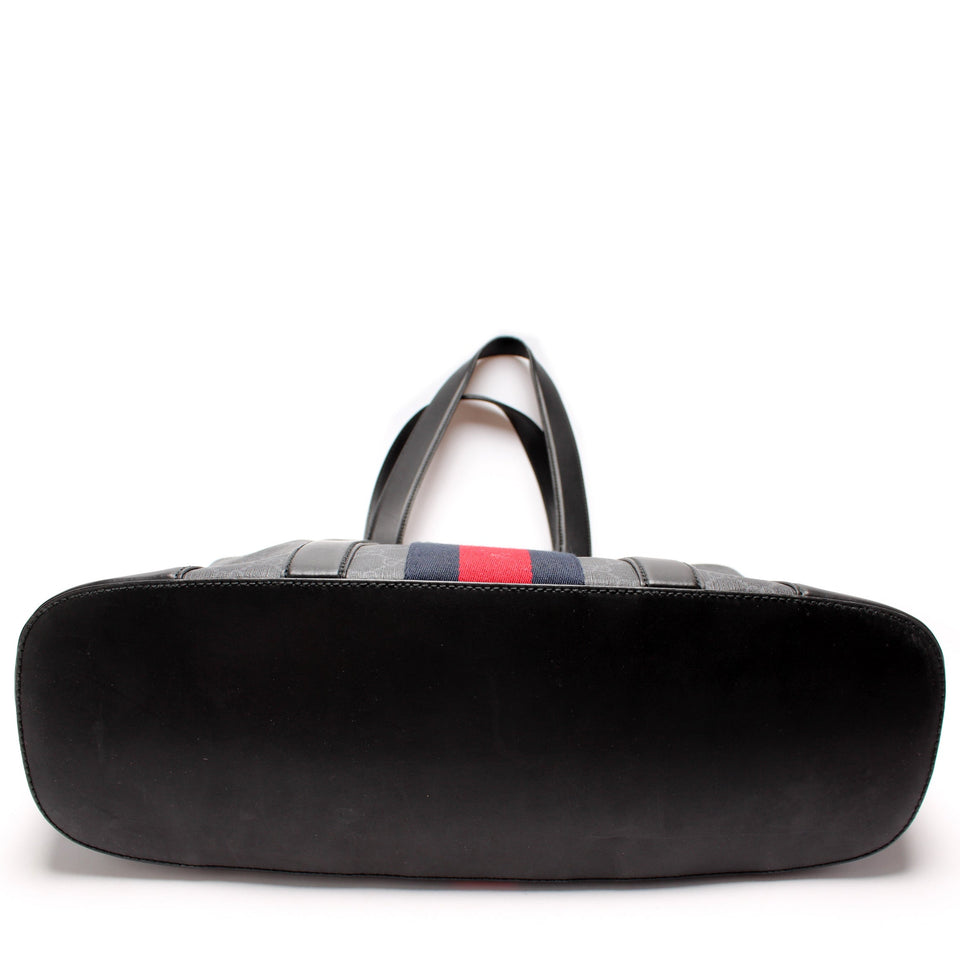 Gucci 495560 GG Supreme Tote Bag
