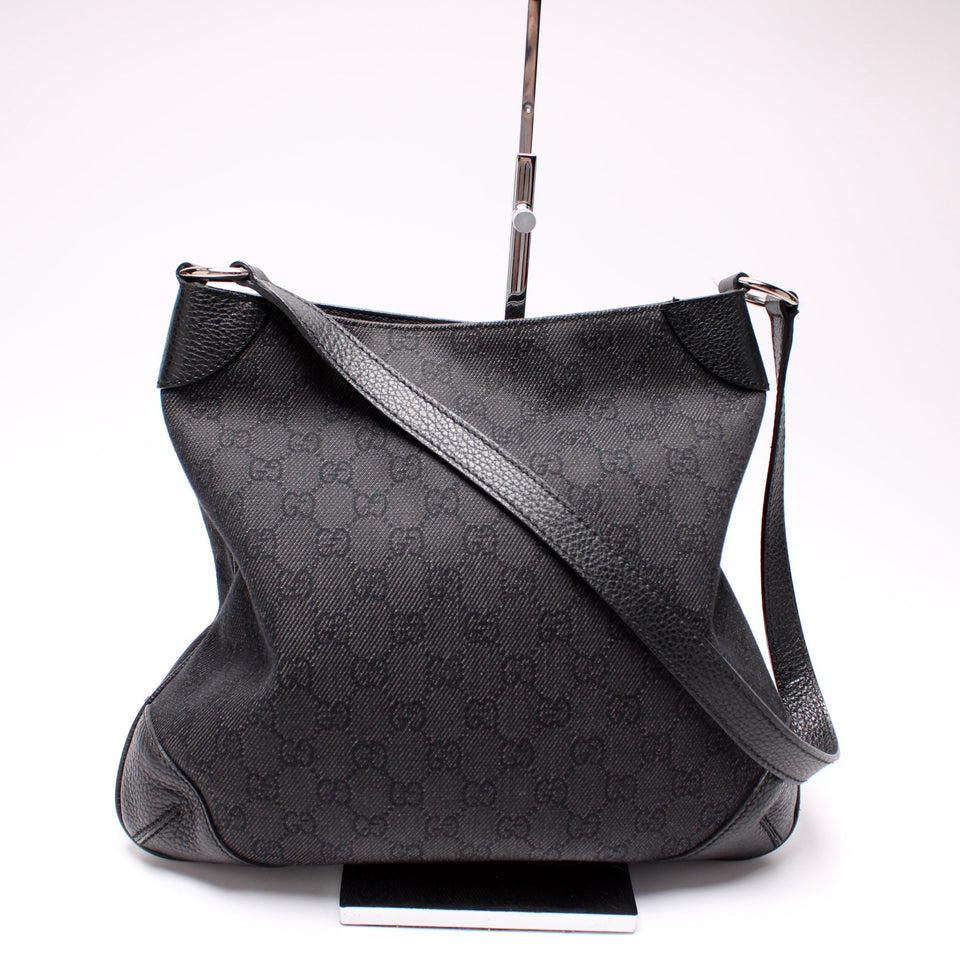 Gucci 196140 GG Canvas Shoulder Bag