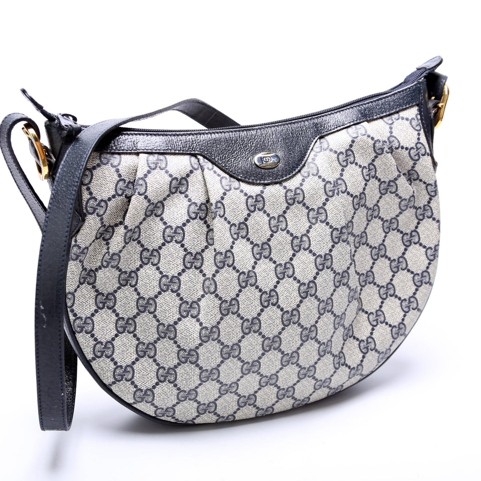 Gucci 41.02.058 GG Supreme Pleated Shoulder Vintage Bag