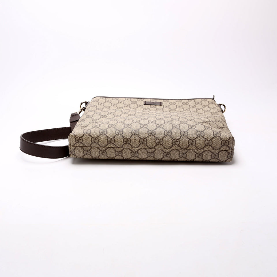 Gucci 388924 GG Supreme Crossbody Bag
