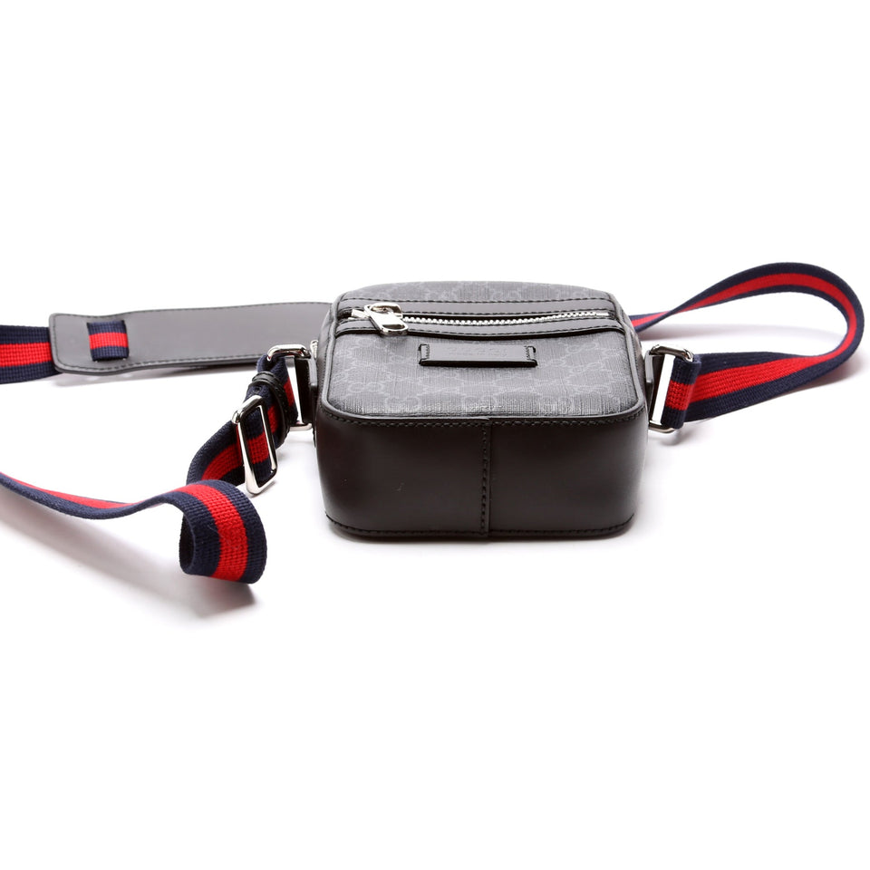 Gucci 598103 GG Supreme Messenger Bag
