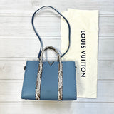 Handbag Luxury Designer By Louis Vuitton Size: Medium