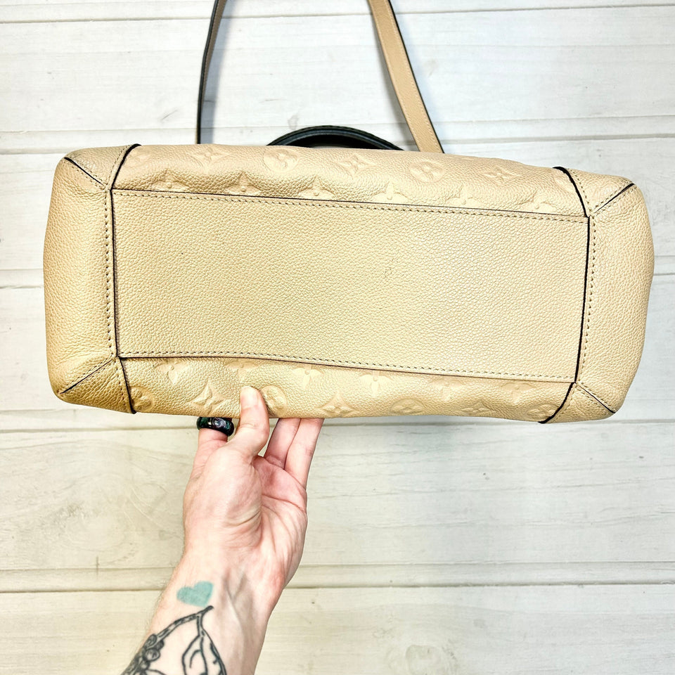 Handbag Luxury Designer By Louis Vuitton Size: Large