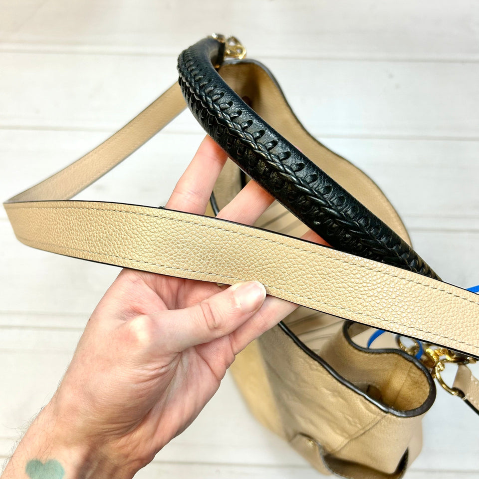 Handbag Luxury Designer By Louis Vuitton Size: Large