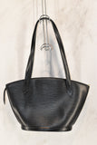 Handbag Luxury Designer By Louis Vuitton Size: Medium