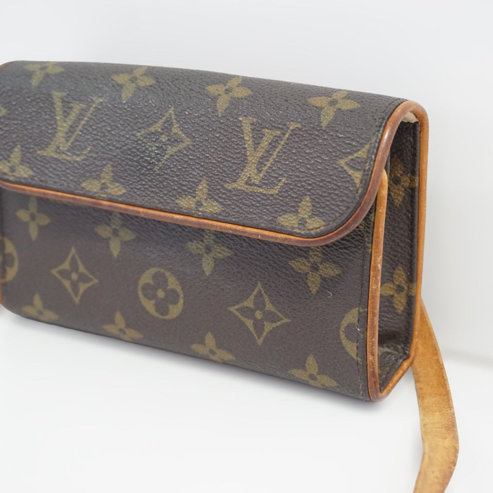 Louis Vuitton Pochette Florentine Clutch