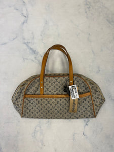 Handbag Luxury Designer By Louis Vuitton Size: Medium