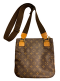 Handbag Designer By Louis Vuitton Size: Small