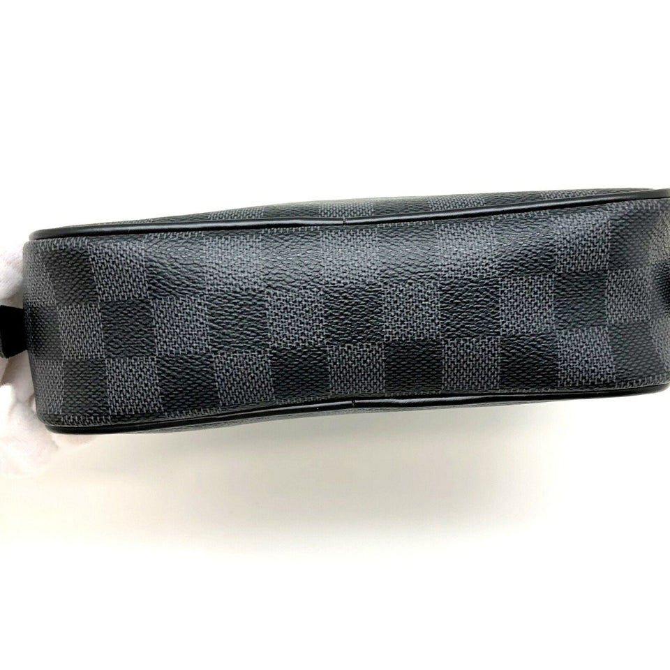 Louis Vuitton Truth Toilette PM Damier Graphite Black Silver Hardware Pouch Men's Clutch