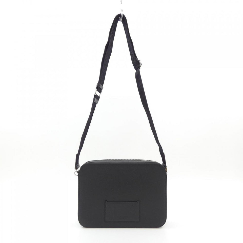 Burberry Black Handbag ( )