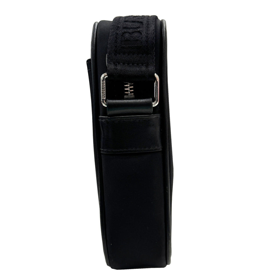 Burberry Black Nylon Shoulder Bag ( )