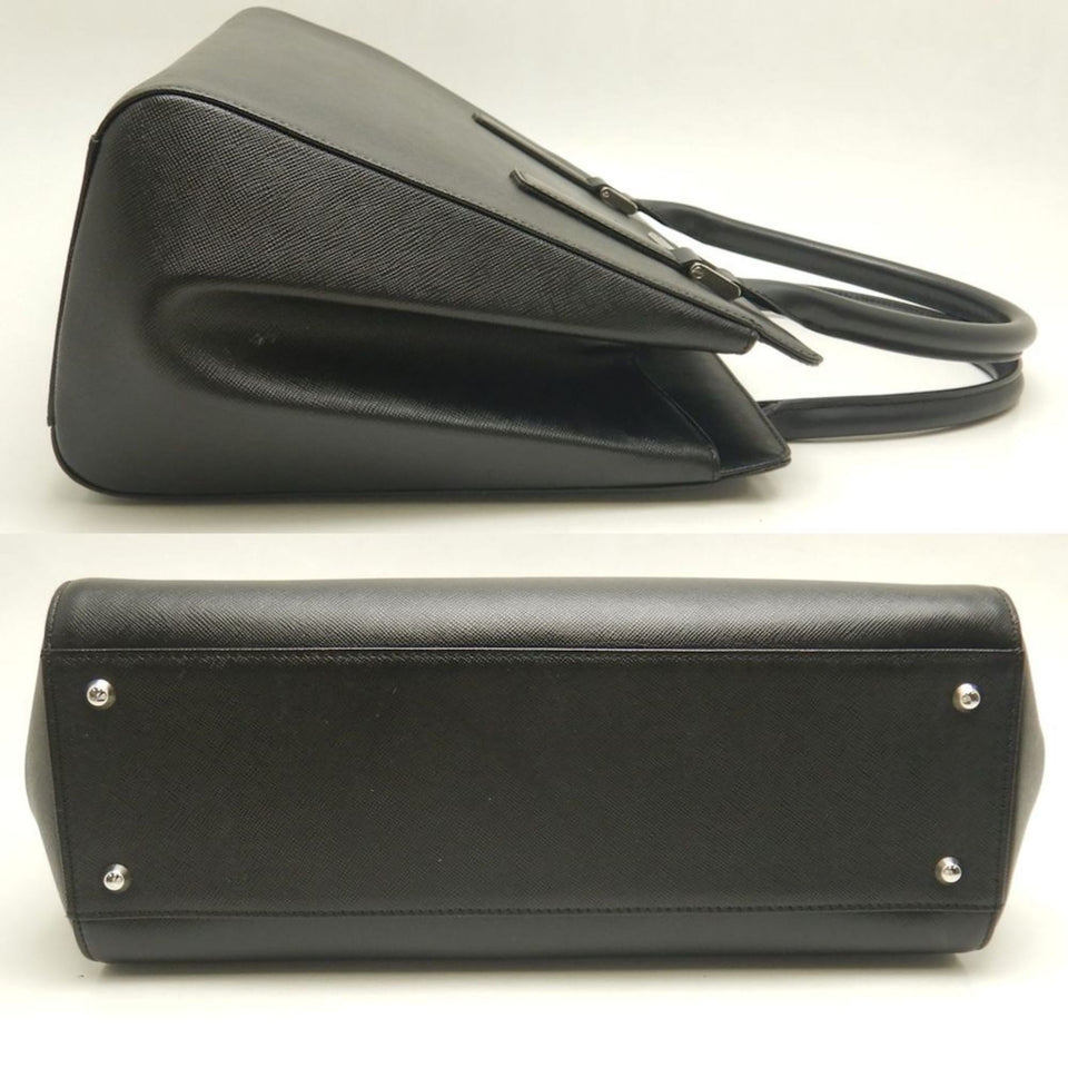 Burberry Black Leather Handbag ( )