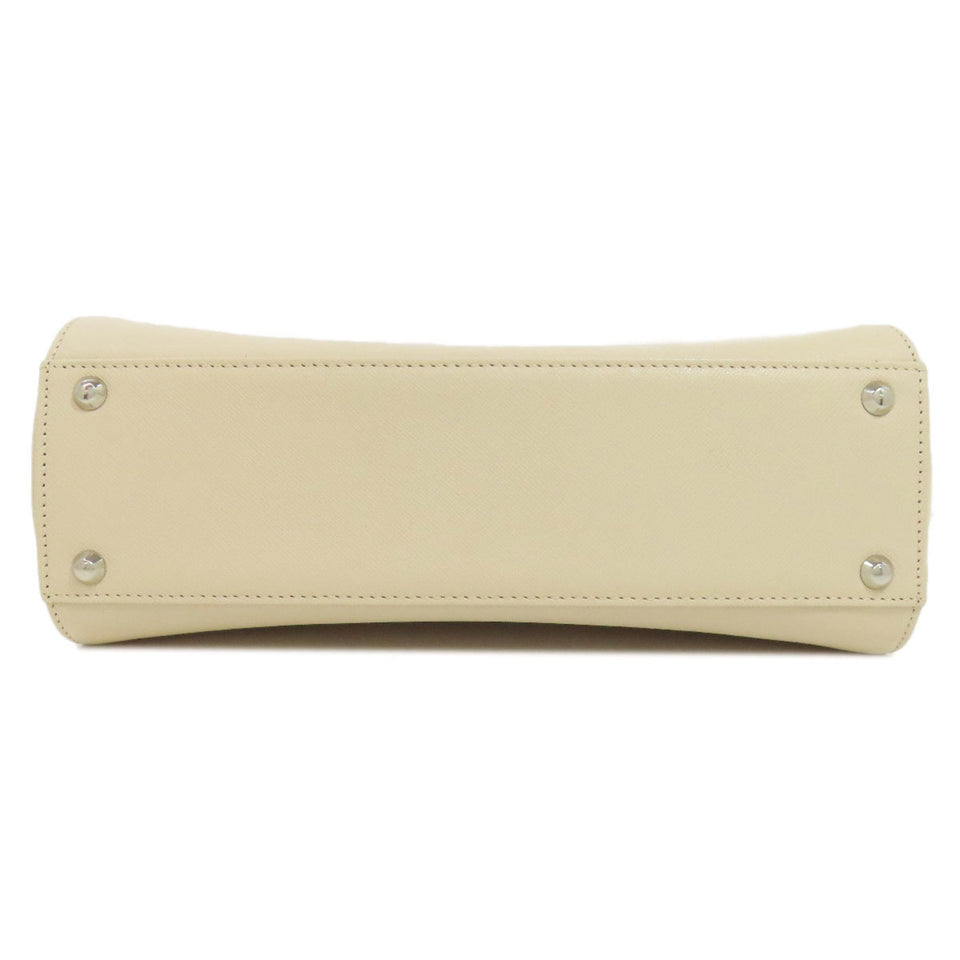 Burberry Beige Pvc Handbag ( )