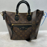 Handbag Designer By Louis Vuitton Size: Large