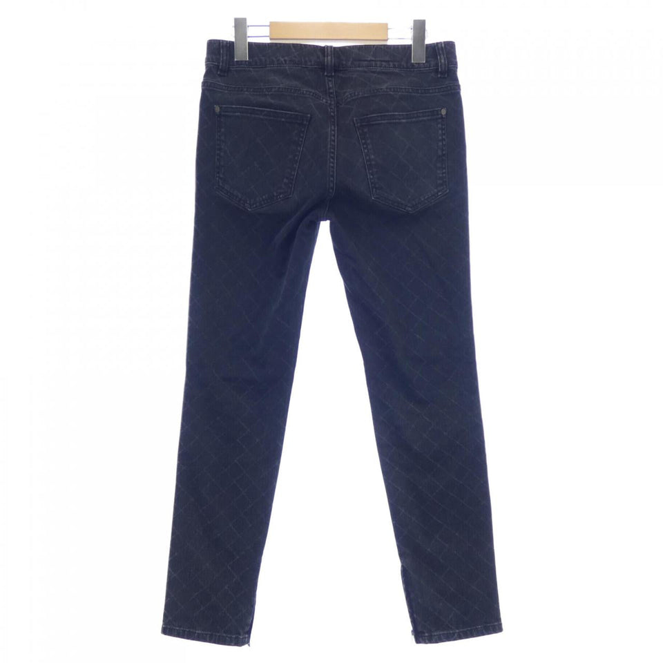 Chanel P56067V42237 Jeans