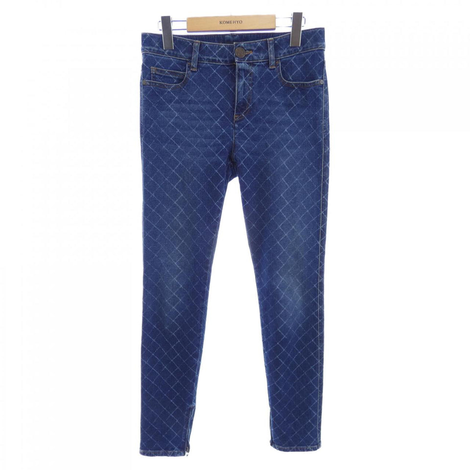 Chanel P56067V42287 Jeans