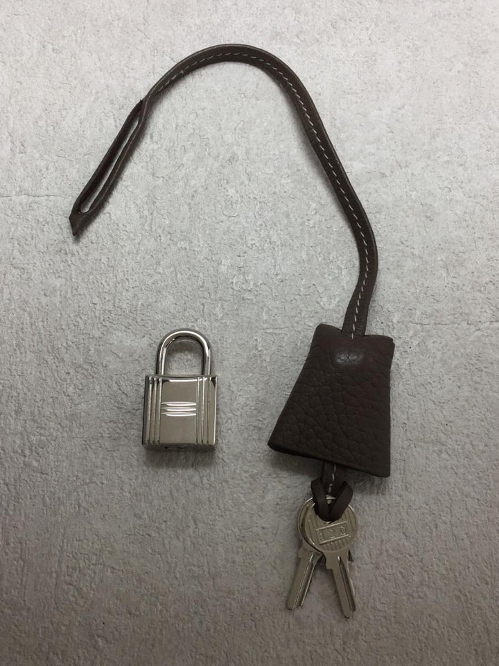 Hermes Victoria Leather Tourillon Clemence Handbag