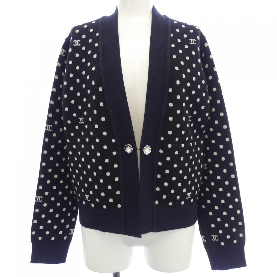 Chanel P76962K11096 Cashmere igan