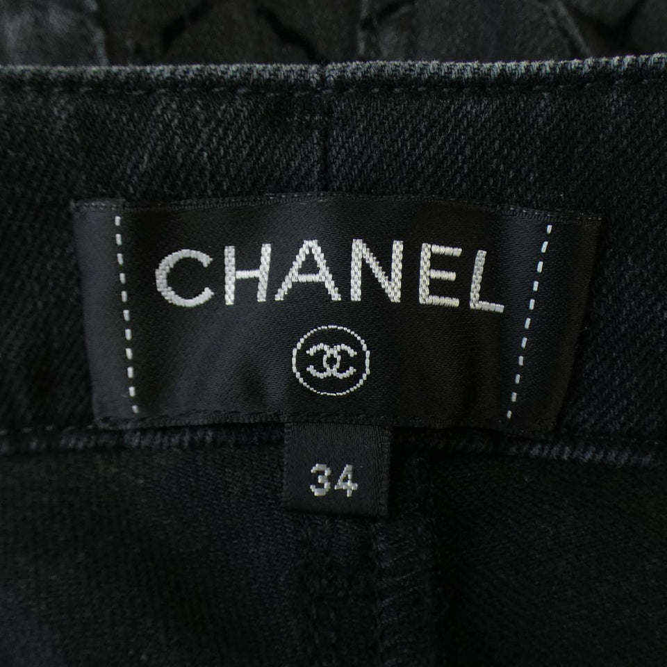 Chanel P58418V44384 Jeans