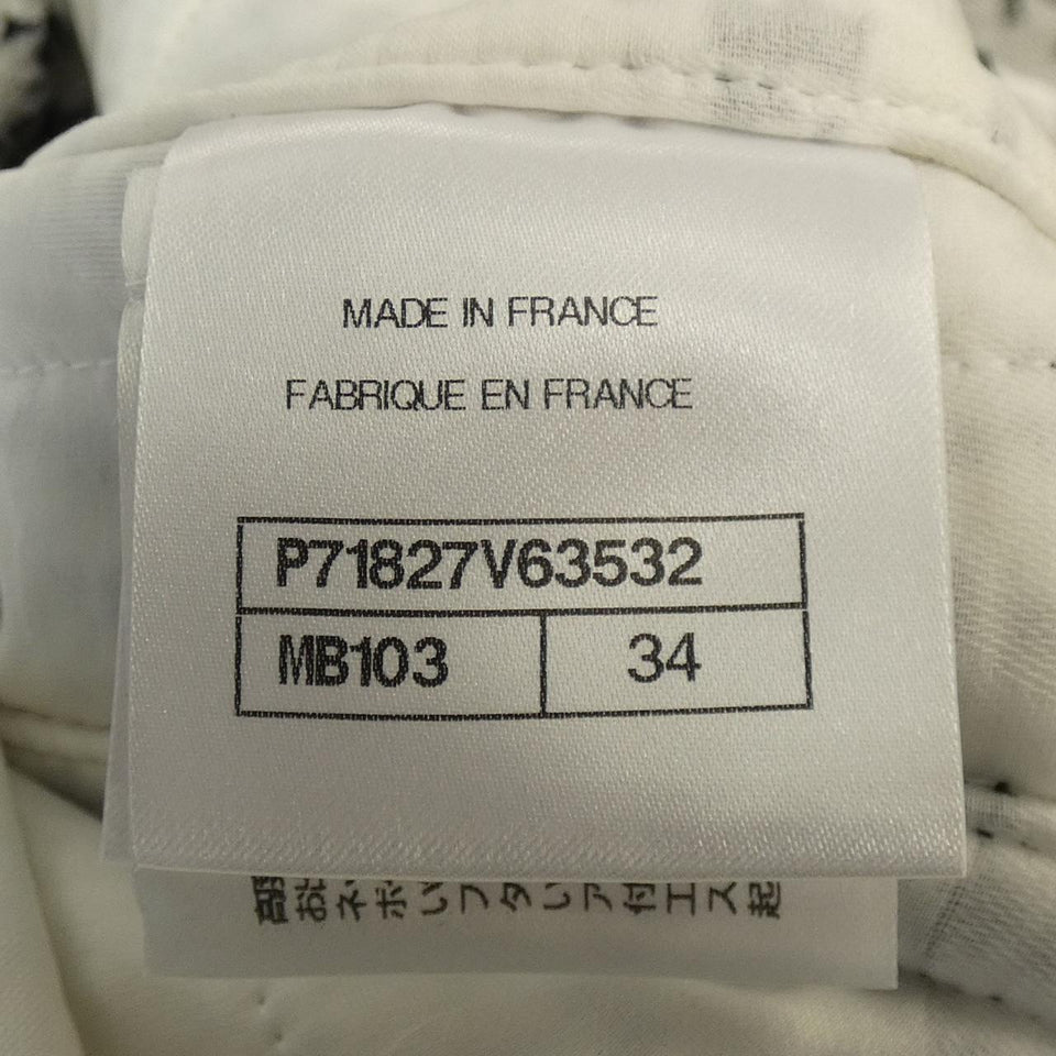 Chanel P71827V63532 Collarless Jacket