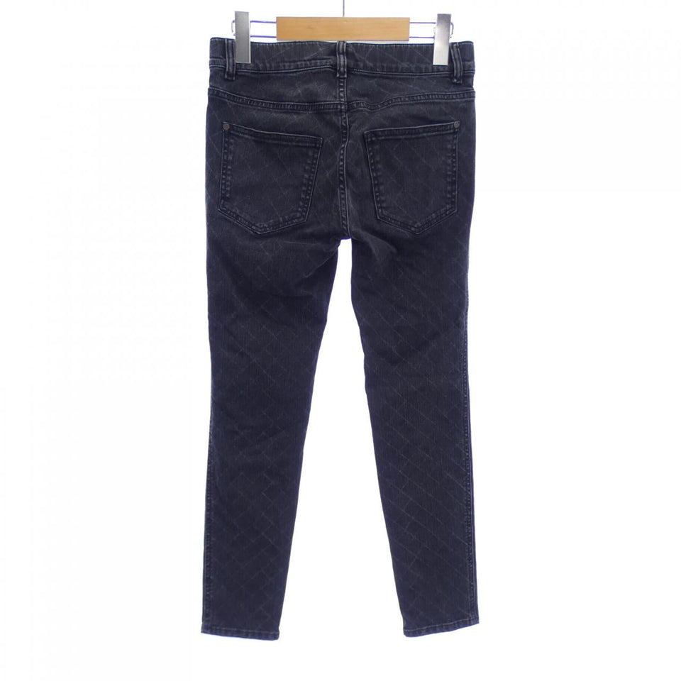 Chanel P56067V42237 Jeans