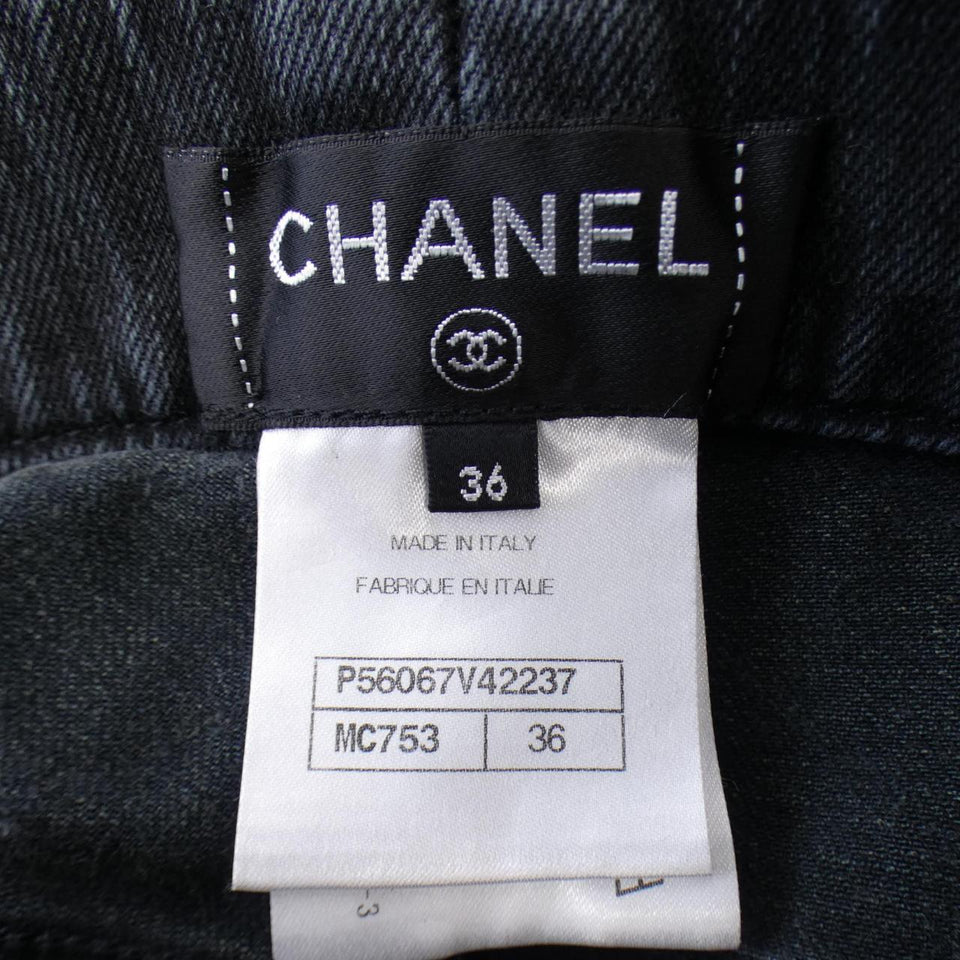 Chanel P56067V42237 Jeans