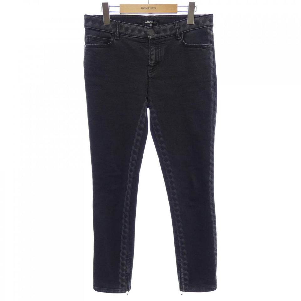 Chanel P60875V46399 Jeans